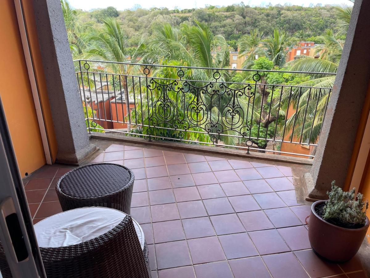 Picturesque Riverside 2-bedroom Ensuite In Port Chambly تير روج